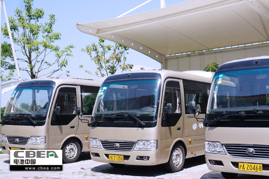 圖為杉杉股份運(yùn)營(yíng)的電動(dòng)客車.jpg