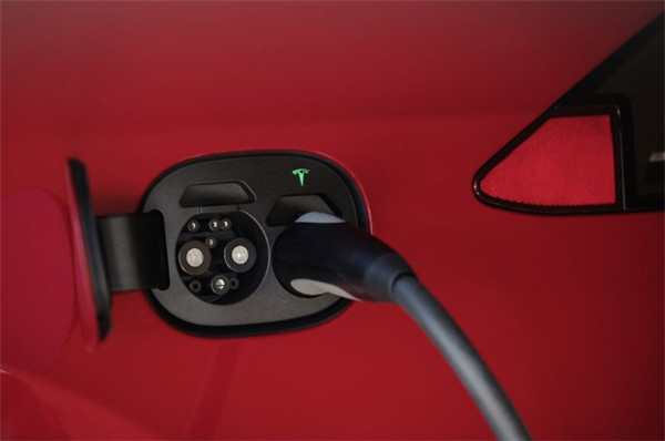 特斯拉：中規(guī)車將換“新國標(biāo)”充電接口