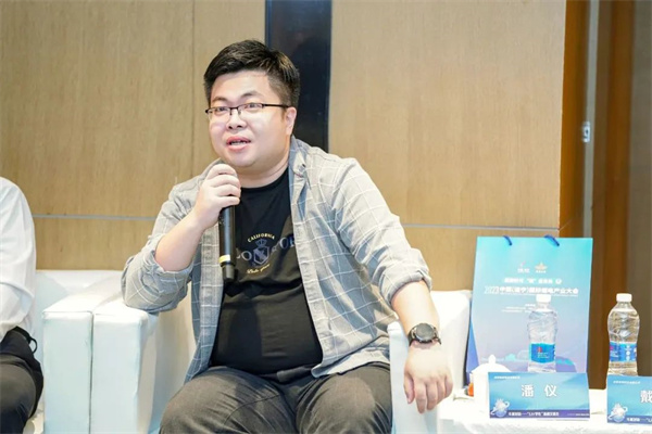 “Li+學社”高端對話：警惕全球化機遇下，鋰電企業的出海挑戰和技術迭代風險
