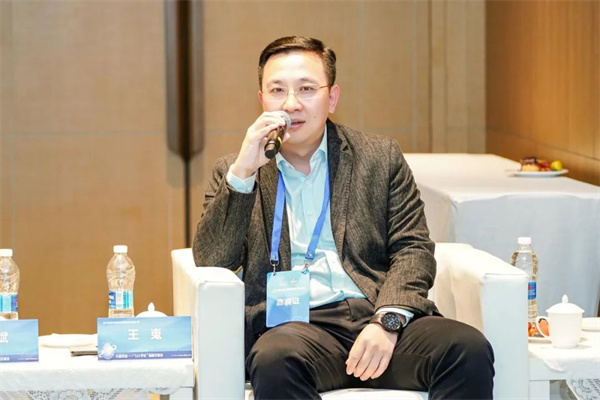 “Li+學社”高端對話：警惕全球化機遇下，鋰電企業的出海挑戰和技術迭代風險