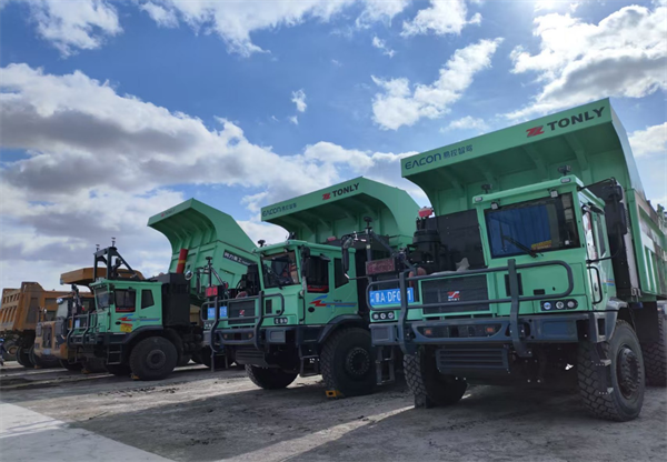 微宏與同力重工聯(lián)合推出環(huán)保型混合動(dòng)力礦用卡車
